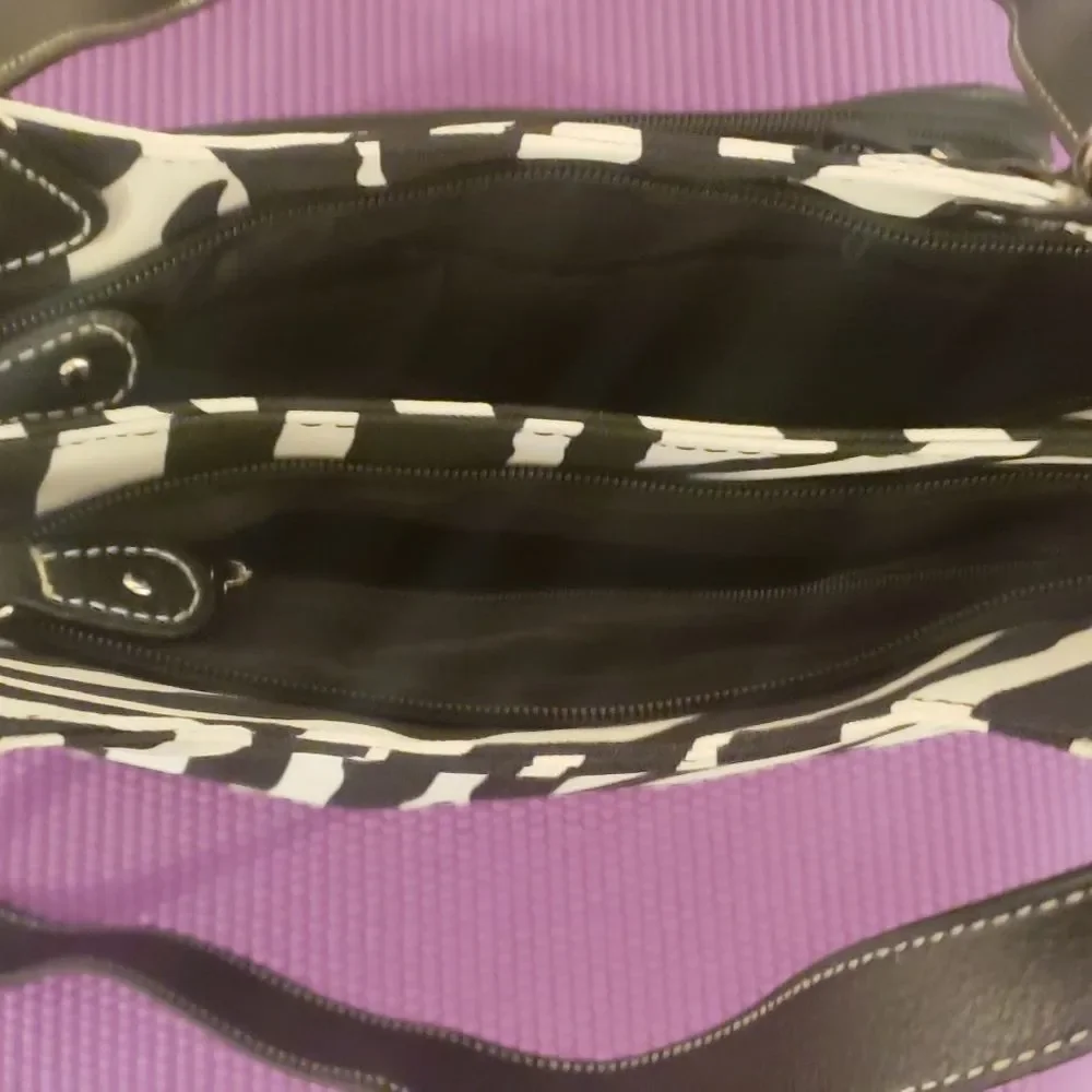 Zebra print purse - Picture 6 of 8